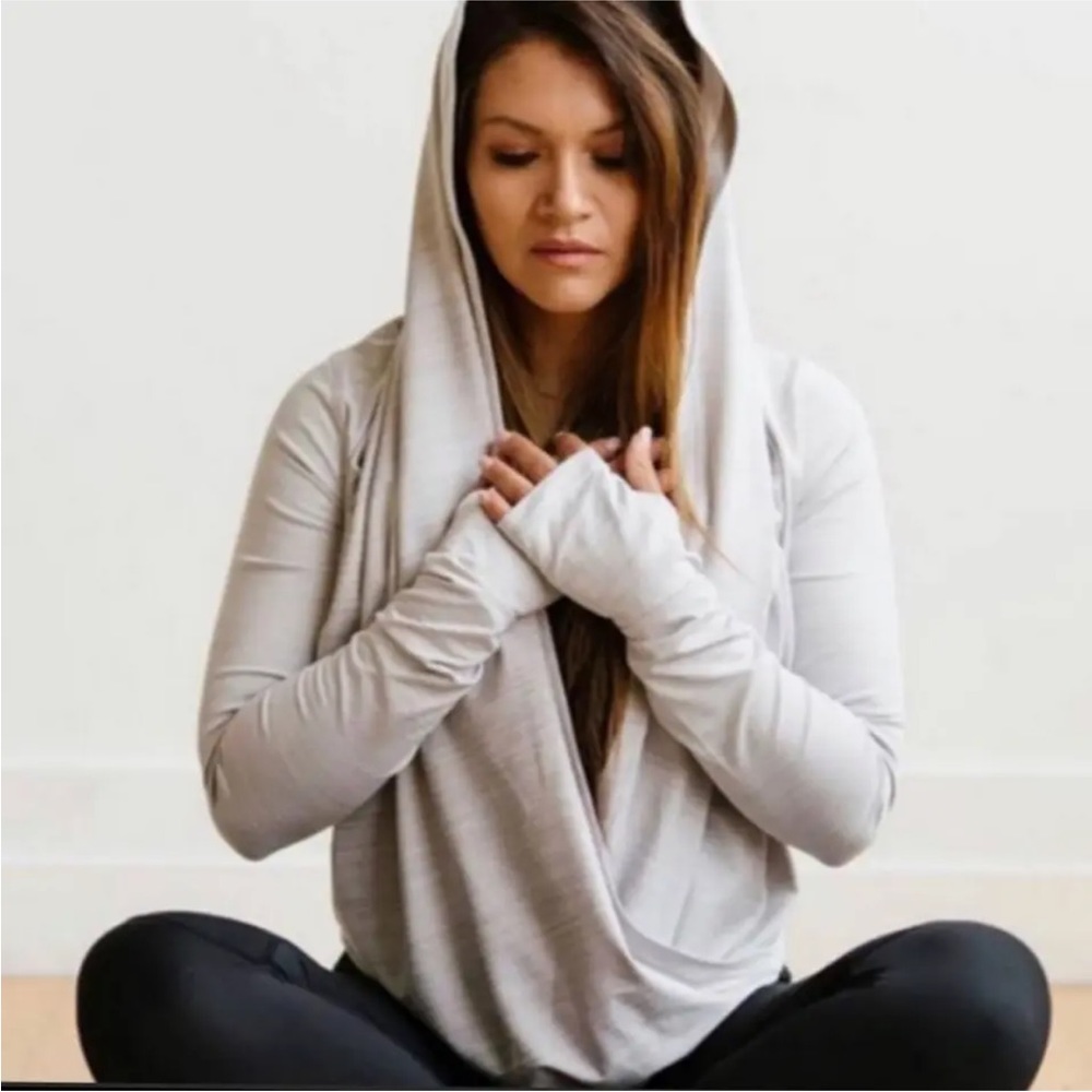 ZYIA Active Womens M Haze Yoga Shawl Wrap Hoodie Top Pullover Grey Balletcore